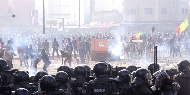 VISITE DE SONKO À LA PATTE D'OIE - Un policier se blesse en maniant une grenade lacrymogène