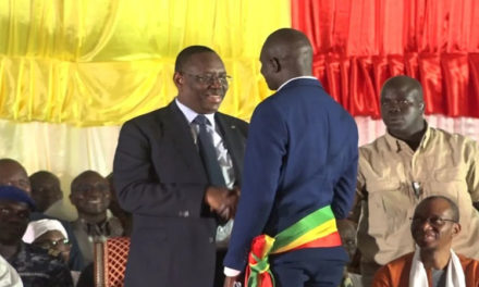 EN COULISSES - Echange de civilités entre Macky Sall et Dr Babacar Diop