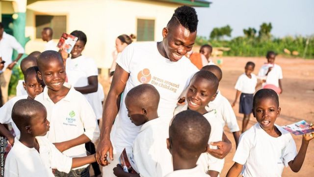 CHRISTIAN ASTU - Comment les enfants d'un orphelinat ghanéen ont perdu l'homme qu'ils appelaient "père"