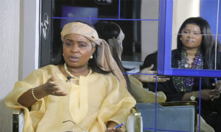 EN COULISSES- Ndèye Fatou Ndiaye Blondin de Yewwi défend Mimi Touré