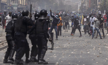 MANIFESTATIONS CONTRE LE REPORT DE LA PRÉSIDENTIELLE - Des affrontements entre manifestants et forces de l'ordre