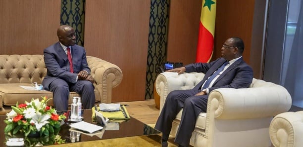 EN COULISSES - Macky Sall reçoit les femmes de Rewmi !