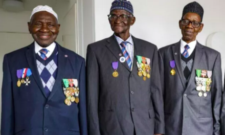 ARMEE - 9 tirailleurs sénégalais, âgés de 85 à 96 ans rentrent au Sénégal