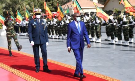 EN COULISSES - Sidiki Kaba défend l'armée