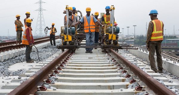 TRANSPORT FERROVIAIRE - Macky Sall somme Amadou Ba de relancer le chemin de fer
