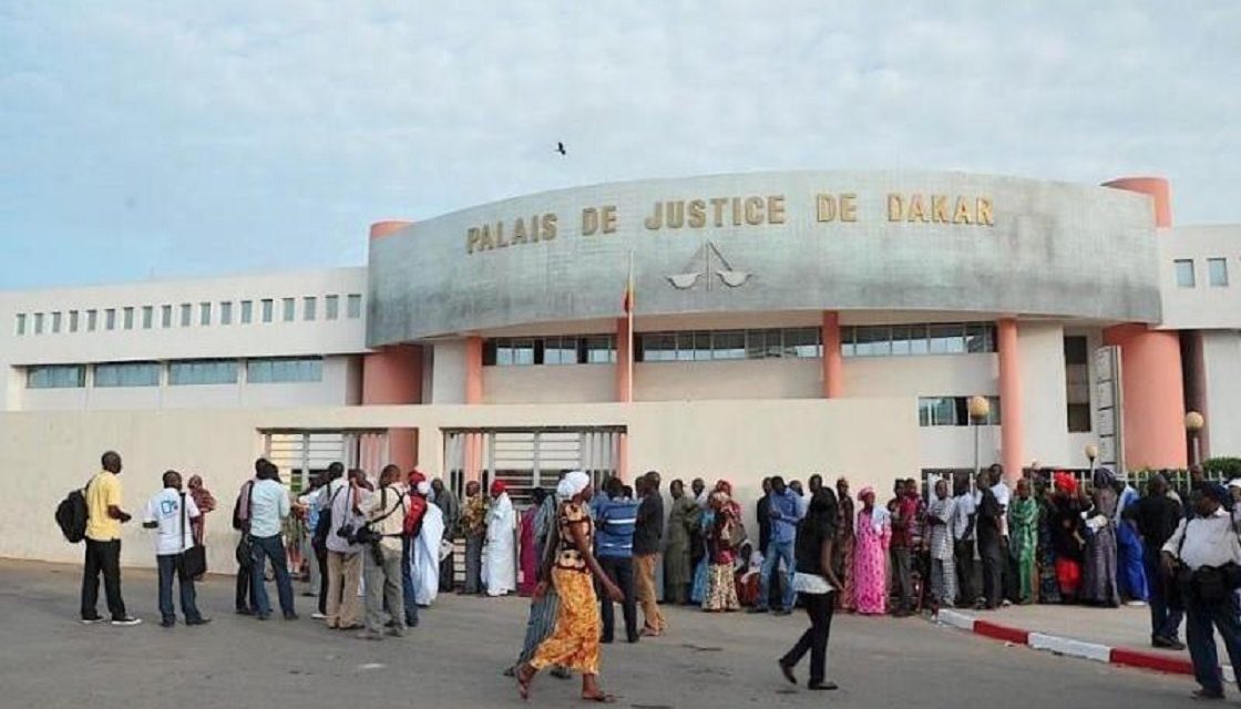 MUNITIONS SAISIES AU PORT- Les quatre étrangers condamnés à 2 ans ferme