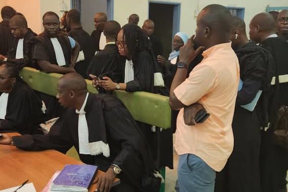 TRIBUNAL DE DAKAR - Me Babacar Ndiaye déféré au parquet, ses confrères assiégent le Parquet général