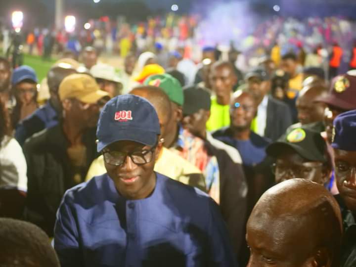 EN COULISSES - Le tapis rouge pour Amadou Ba (bis)