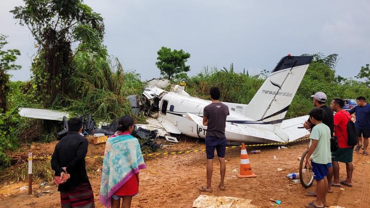 BRÉSIL - 14 morts dans le crash d'un avion en Amazonie