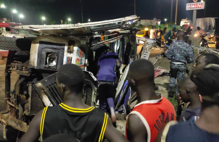 KEUR MASSAR - Un car "Ndiaga Ndiaye" se renverse, plusieurs blessés