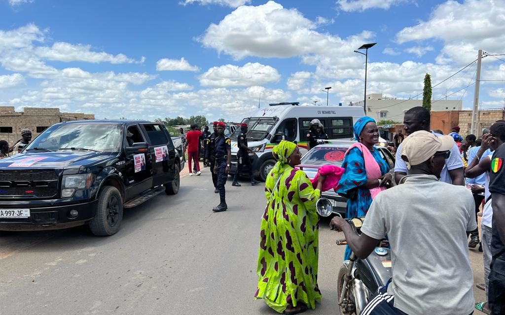 RICHARD-TOLL - La police balance des lacrymogènes sur le cortège de Malick Gakou