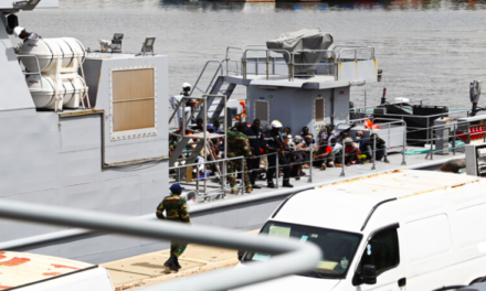 EMIGRATION CLANDESTINE - La marine arraisonne une pirogue transportant 85 personnes