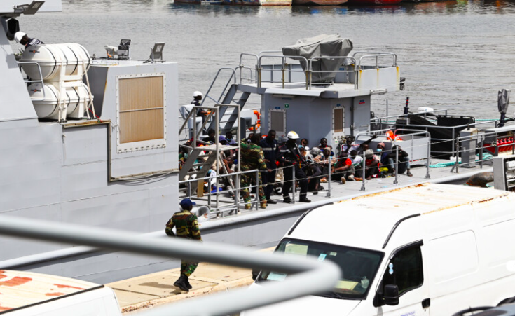 EMIGRATION CLANDESTINE - La marine arraisonne une pirogue transportant 85 personnes