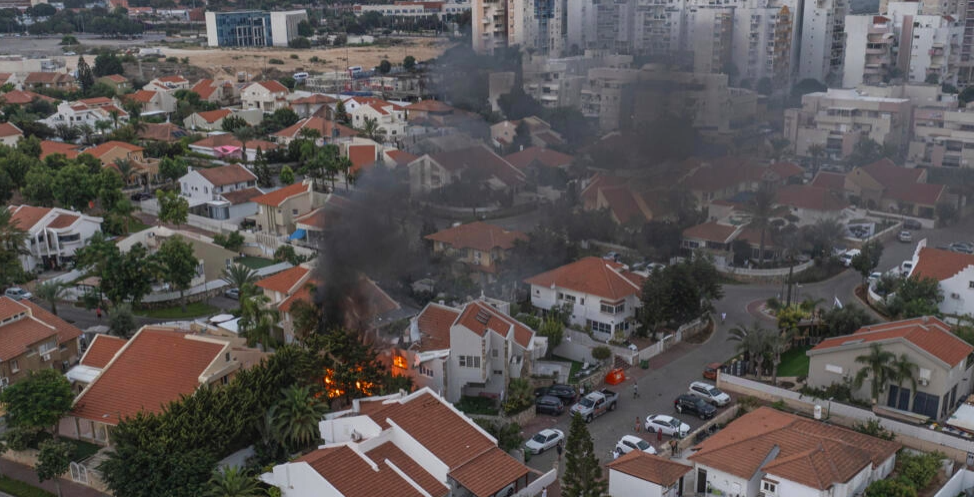 Guerre Israël-Hamas : plus de 700 morts côté israélien, au moins 100 prisonniers aux mains du Hamas