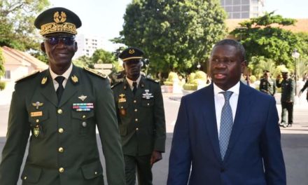 NOUVEAU MINISTRE DES FORCES ARMEES – Oumar Youm vante les mérites des «Jambars»