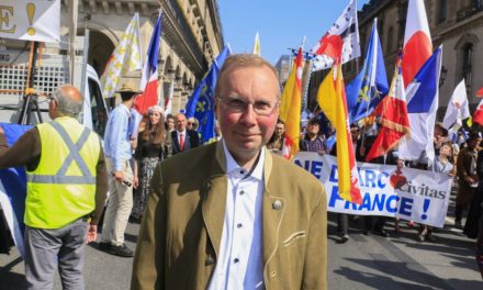 FRANCE - Le gouvernement dissout le mouvement catholique intégriste Civitas