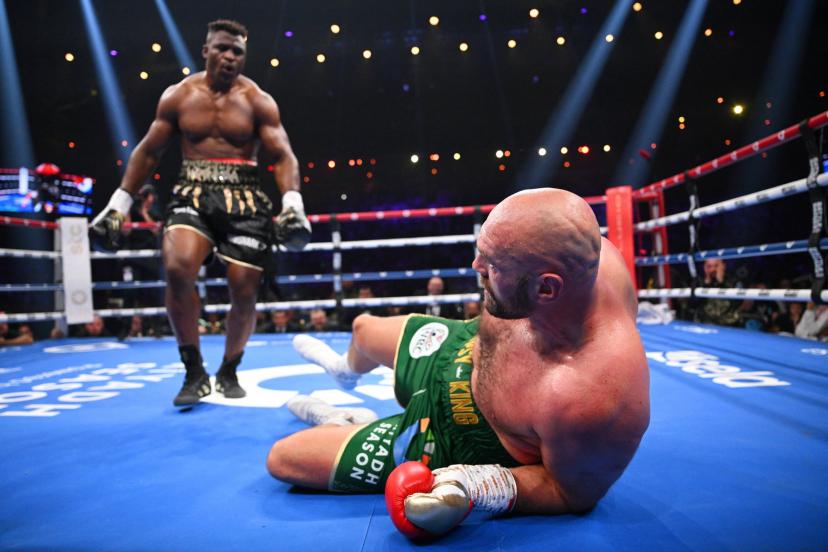 BOXE - Francis Ngannou, battu aux points mais vainqueur moral face à Tyson Fury