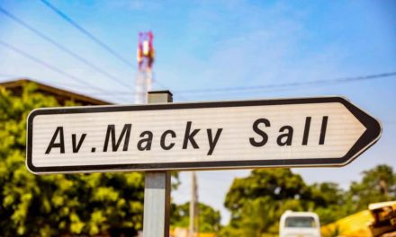 AVENUE CHARLES  DE GAULLE DE SAINT-LOUIS - Dites désormais avenue Macky Sall