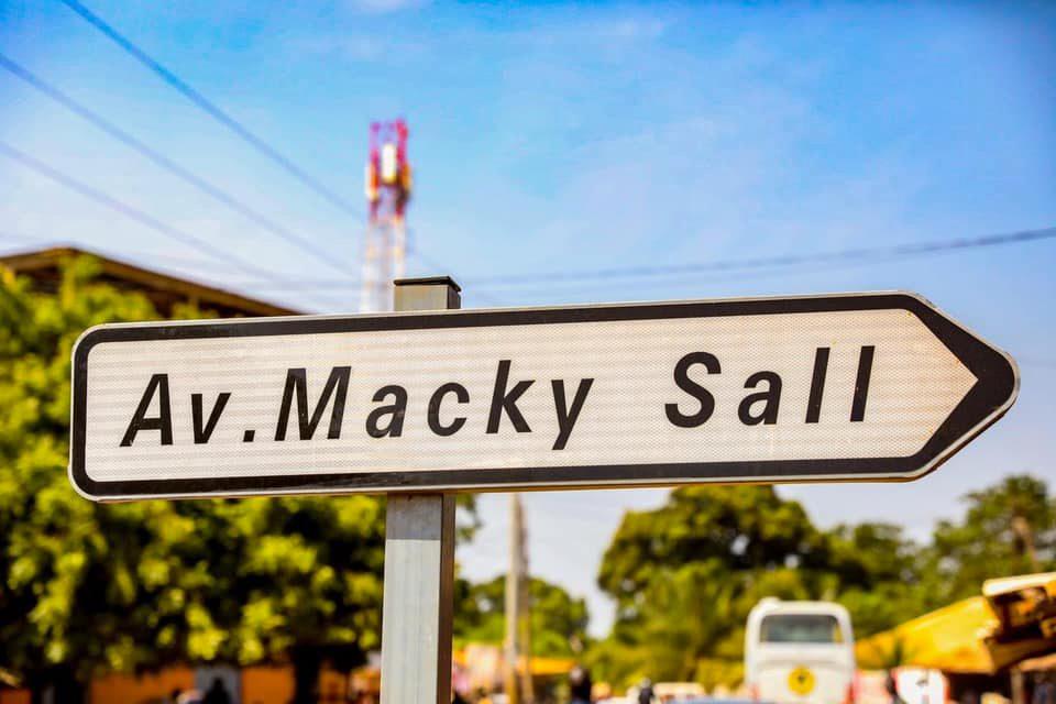 AVENUE CHARLES  DE GAULLE DE SAINT-LOUIS - Dites désormais avenue Macky Sall