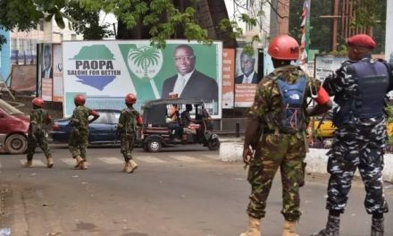 SIERRA LEONE - Le gouvernement décrète un couvre-feu national après une attaque contre une armurerie à Freetown