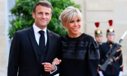 FRANCE - Brigitte Macron se confie sur sa vie de couple à l’Elysée