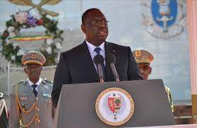 EN COULISSES - Macky Sall encense les forces armées.