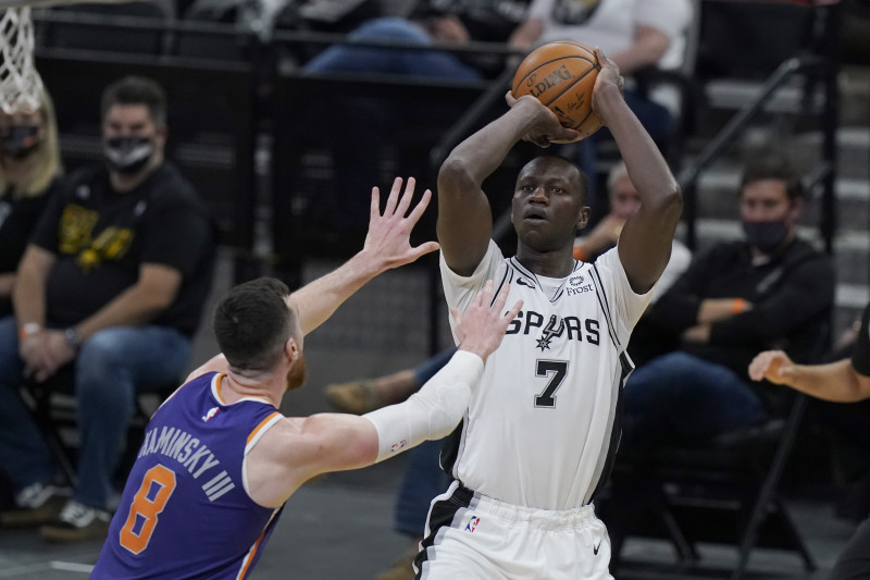 NBA - Gorgui Sy Dieng prend sa retraite