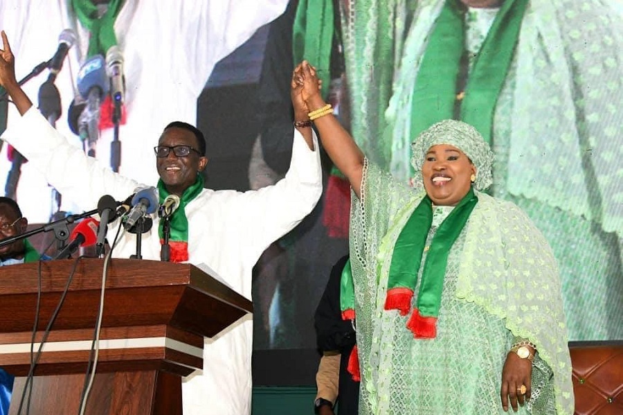 EN COULISSES - Amadou Ba prend date