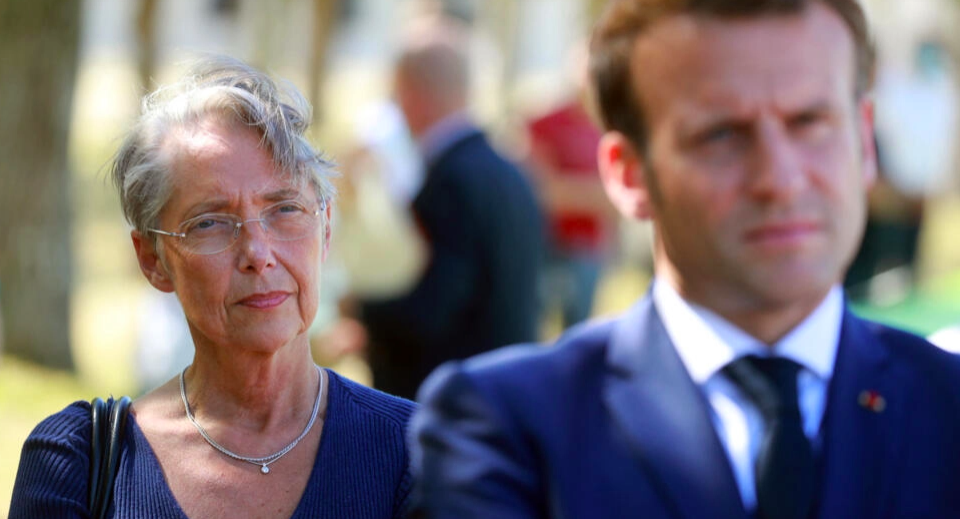 FRANCE - La Première ministre Élisabeth Borne remet la démission de son gouvernement