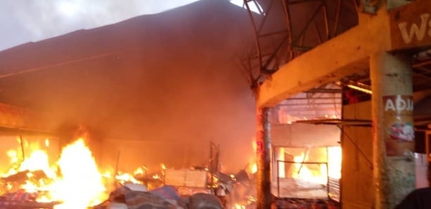 ZIGUINCHOR - Le CEM de Boucotte Sud incendié par les manifestants