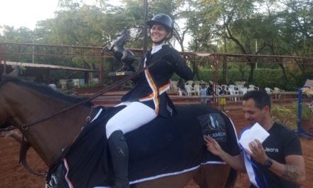 ÉQUITATION/6È CSO - Jihanne Houdrouge brille de mille flammes avec Noé, Arnaud et Baye Mor sabotent