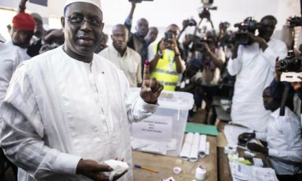 EN COULISSES - Un engouement dès la matinée de la présidentielle au Sénégal