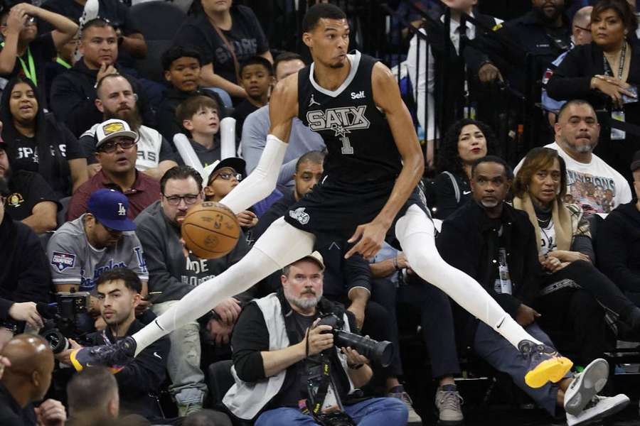 ROOKIE ET MEILLEUR DÉFENSEUR NBA - Wembanyama vise 2 trophées