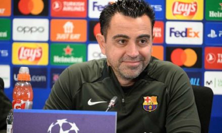 FC BARCELONE - Xavi va rester !