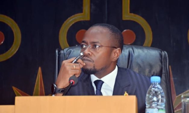 ASSEMBLEE NATIONALE - Abdou Mbow recadre Moustapha Sarré