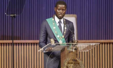 CÉRÉMONIE D'INVESTITURE - Le Président Diomaye Faye rend hommage aux victimes des manifestations
