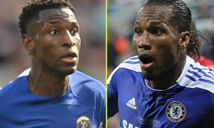 CHELSEA - Drogba vole au secours de Nicolas Jackson