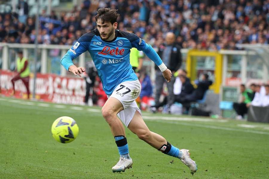 KVARATSKHELIA AU PSG - Son agent n'est pas pressé