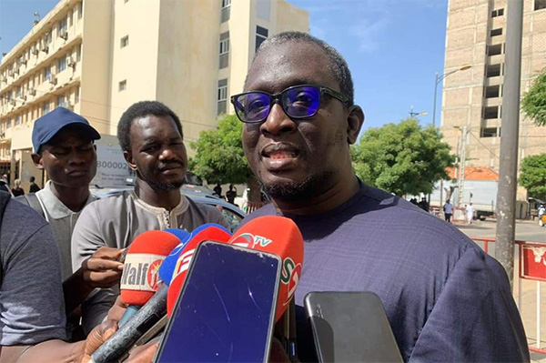 PLAN SENEGAL EMERGENT vs PROJET DE RUPTURE SYSTEMIQUE - La réponse de Ayib Daffé