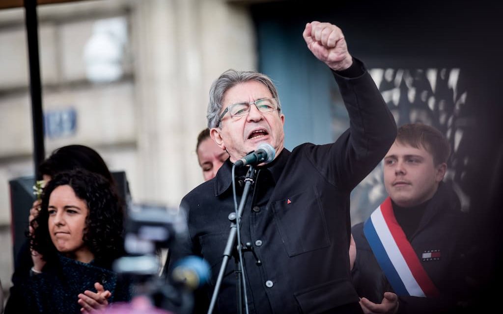 NETTALI TV / MELENCHON - "Pourquoi je séjourne à Dakar"