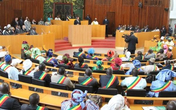 ASSEMBLÉE NATIONALE - Voici l'identité des 5 ministres visés par une mise en accusation