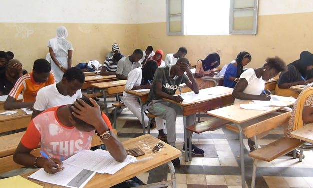 MBACKÉ - Un candidat au Bfem pris en flagrant délit de partage de questions sur WhatsApp