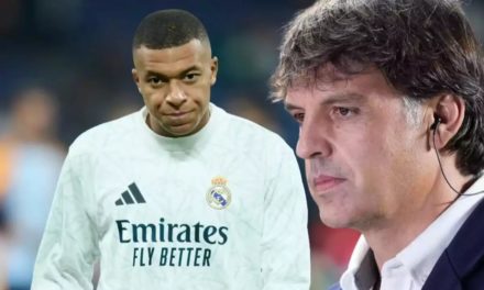 REAL MADRID - Morientes vole au secours de Mbappé