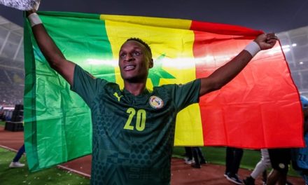 BOUNA SARR - "Mon objectif est de retrouver la sélection"