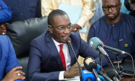 MOUSSA BOCAR THIAM - "Farba Ngom ne sera pas l’agneau du sacrifice"