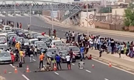 AXE AIBD-DAKAR - Trois accidents provoquent un embouteillage monstre