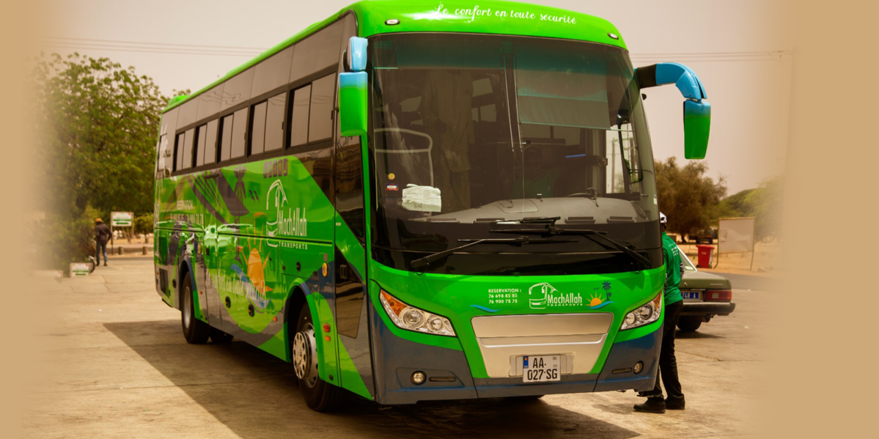 ZIGUINCHOR - Un bus de la compagnie “Mashallah Transport” de la journaliste Ourèye Thiam Preira, caillassé par des transporteurs