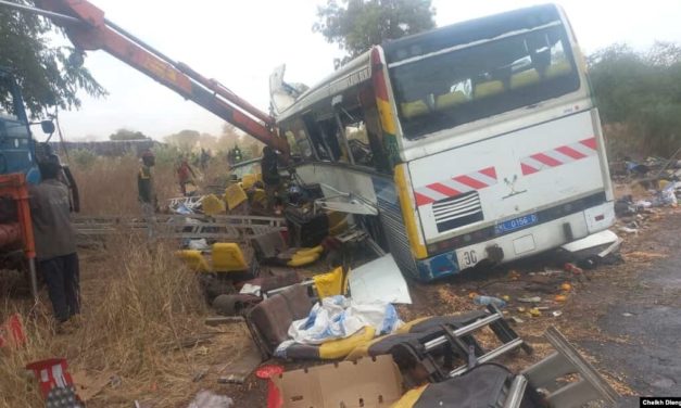 COLLISION ENTRE UN CAMION ET UN BUS TRANSPORTANT DES ELEVES - 2 morts, plusieurs blessés graves