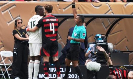 EXPULSE APRES 4 MINUTES CONTRE FLAMENGO - Nicolas Jackson présente ses excuses