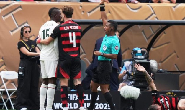 EXPULSE APRES 4 MINUTES CONTRE FLAMENGO - Nicolas Jackson présente ses excuses